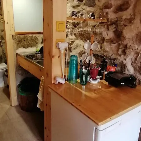 Adonis Guest house *